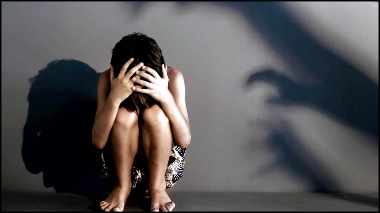 Boy Harassed Girl For Bet: స్నేహితులతో పందెం.. మైనర్‌పై అత్యాచారం