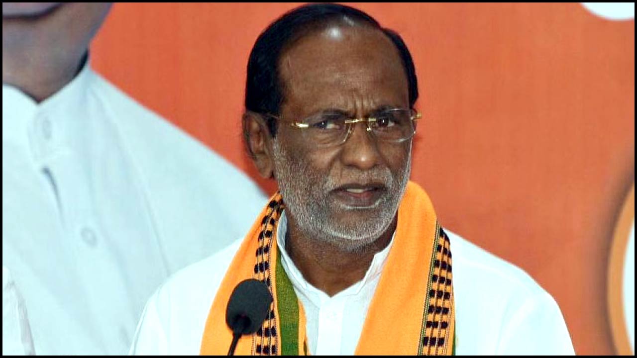 K Laxman: మేము చరిత్రని వక్రీకరించలేదు.. కేసీఆర్ క్షమాపణ చెప్పాలి