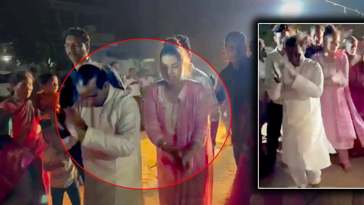 K.A.Paul: మహిళలతో కలిసి బతుకమ్మ ఆడిన కే.ఏ.పాల్‌