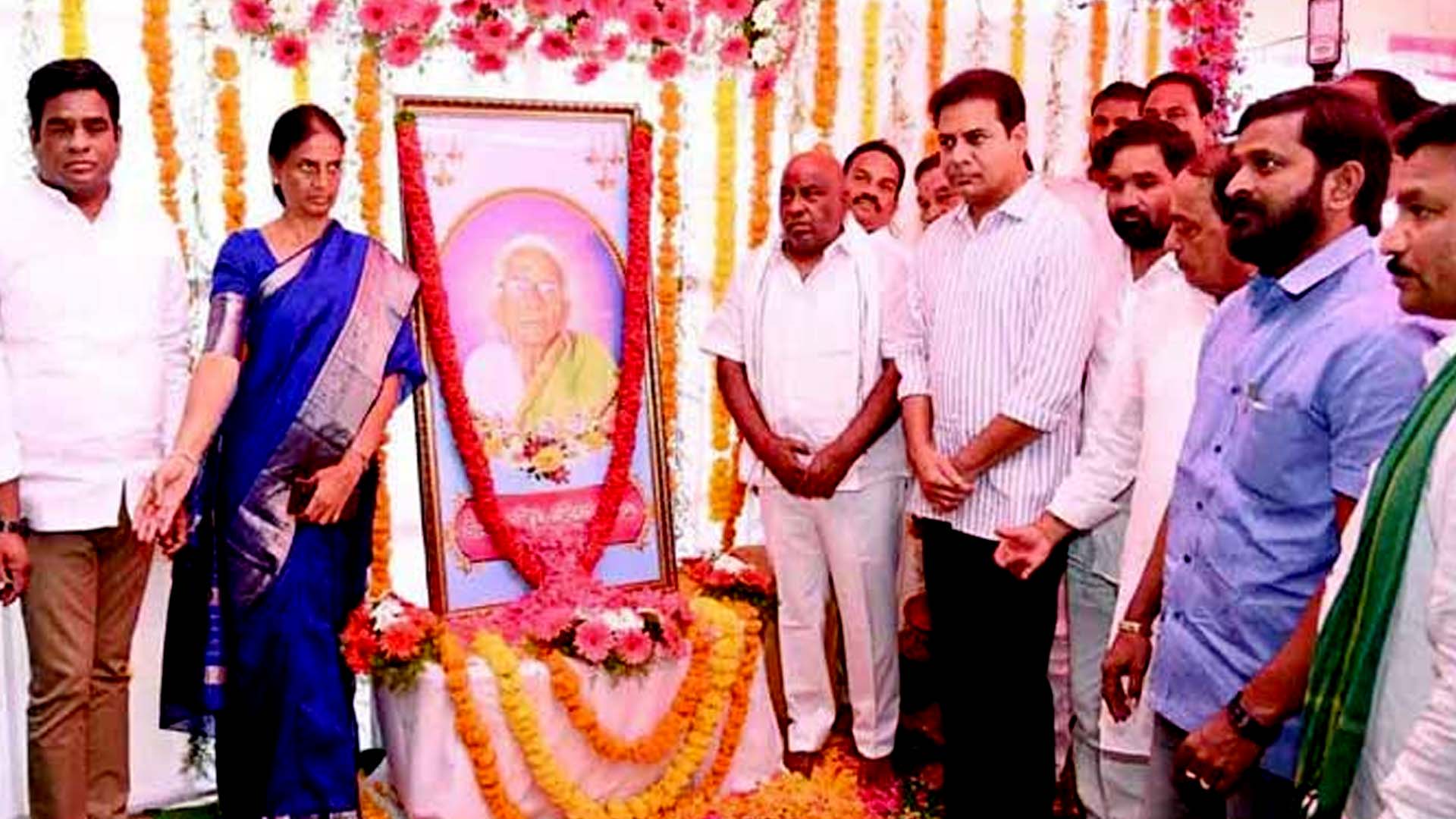 Ktr condolence to joguramanna family: జోగు రామన్నను పరామర్శించిన మంత్రి కేటీఆర్