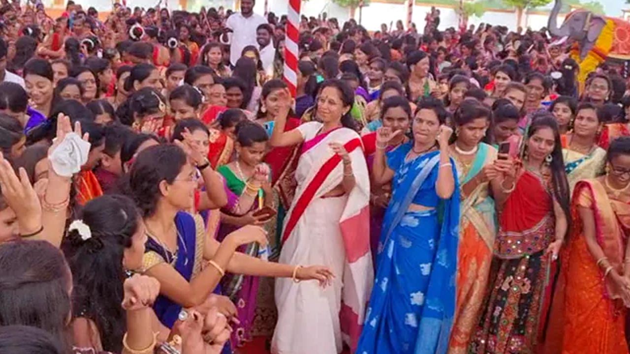 MP Supriya Sule Garba Dance: డ్యాన్స్ తో అదరగొట్టిన ఎంపీ