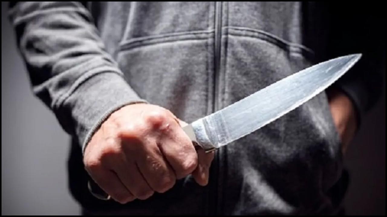 Ex-Boyfriend Hacked Young Woman :  కొచ్చిలో యువతిపై కత్తితో దాడి చేసిన మాజీ ప్రియుడు