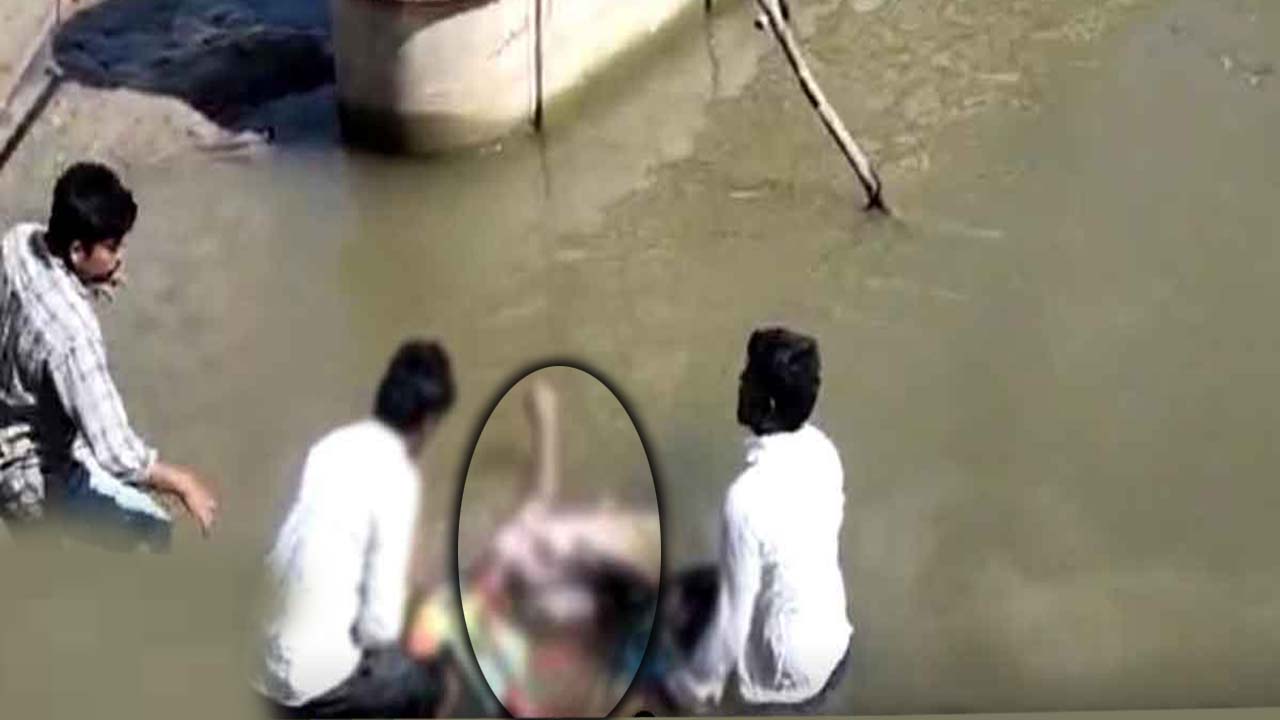 Pilloniguda vagu:  రంగారెడ్డి జిల్లా శంషాబాద్ లో విషాదం.. బైక్ సహా వాగులో పడ్డ వ్యక్తి..