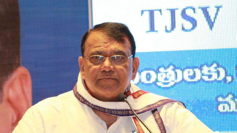 Pocharam Srinivas Reddy: నిర్మలా సీతారామన్ నాకు అక్కతో సమానం..