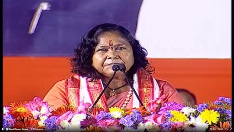 Sadhvi Niranjan Jyoti: బీజేపీ మతతత్వ పార్టీ అయితే.. ఓవైసీ పార్టీ ఏంటీ..?