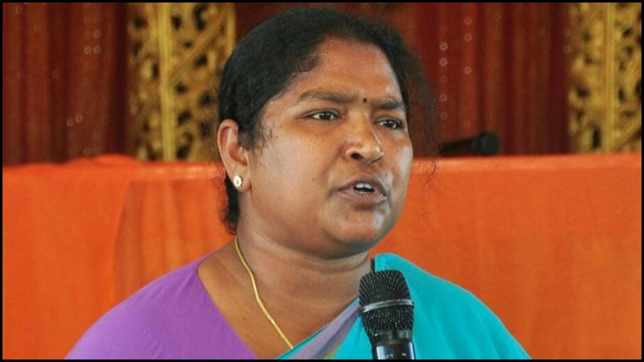 MLA Seethakka: బీజేపీ, టీఆర్‌ఎస్‌లు పేదలను దోచుకుంటున్నాయి