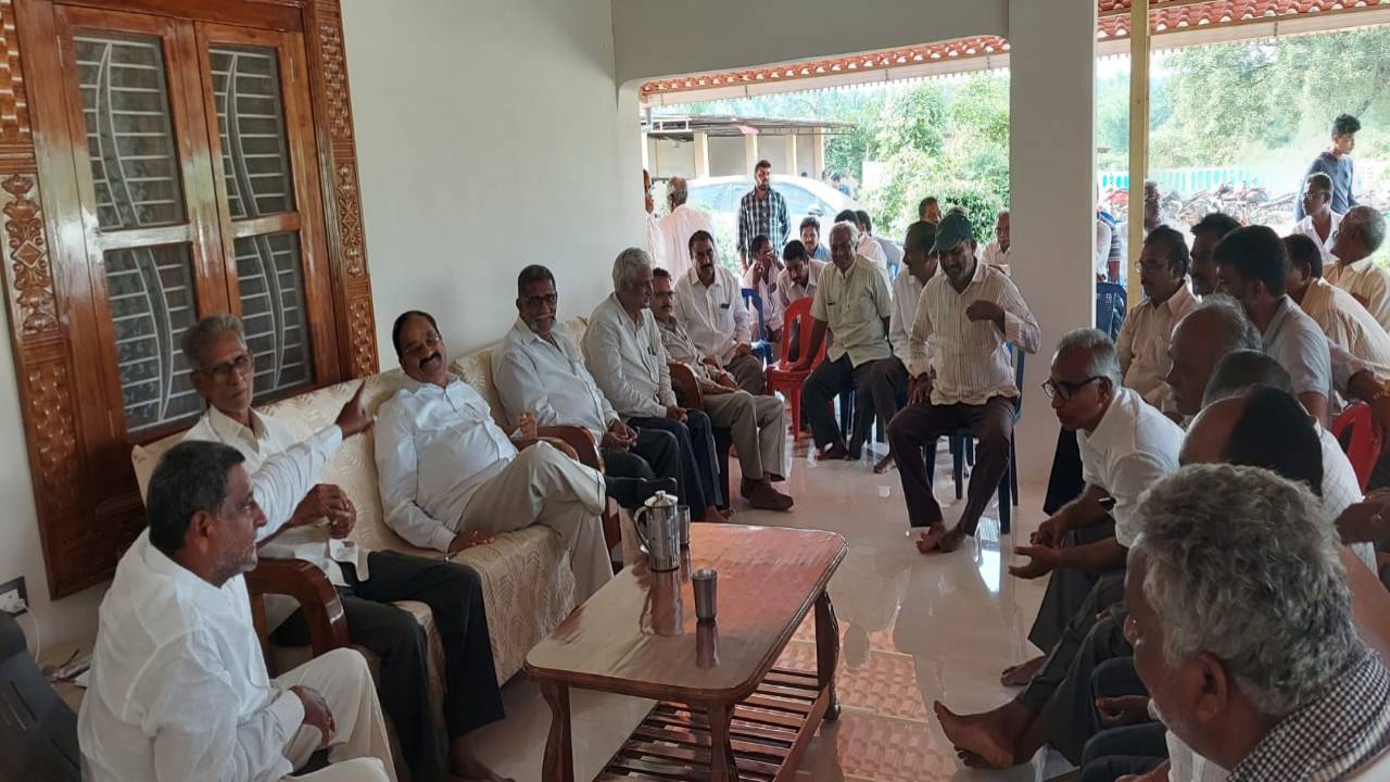 Palmoil Farmers Meet Tummala: ఏలూరు జిల్లాలో పామాయిల్ రైతుల కష్టాలు