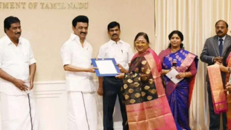 Vanisri: సీనియర్‌ హీరోయిన్‌ రూ.20 కోట్ల విలువైన స్థలం కబ్జా.. తిరిగి అప్పగించిన సీఎం..