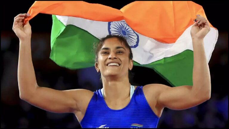 World Wrestling Championships 2022: రెండోసారి కాంస్యం నెగ్గిన వినేశ్.. తొలి భారత మహిళగా రికార్డ్