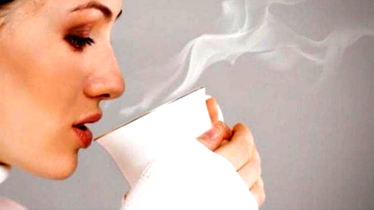 Warm Water Health Tips: గోరువెచ్చని నీటిని తాగడం వల్ల బరువు తగ్గుతారా..? నిజమెంత..?
