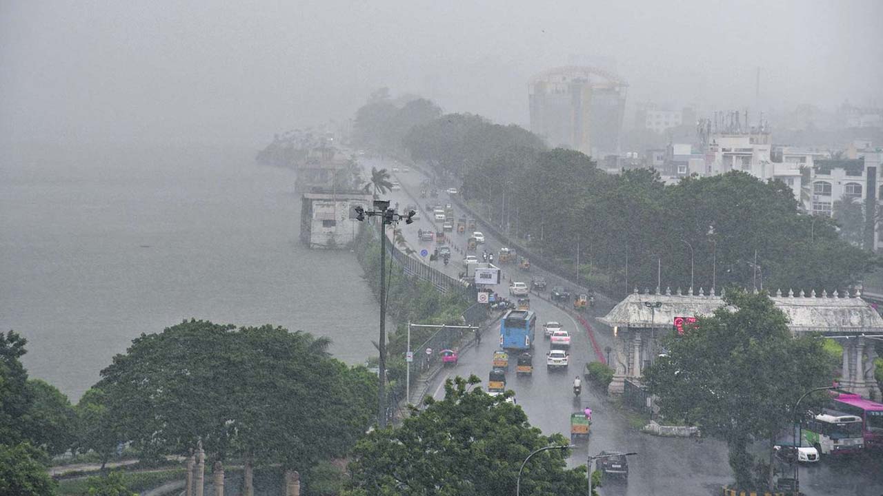 Weather Report Telangana: అలర్ట్‌.. మరో మూడు రోజులు అతిభారీ వర్షాలు