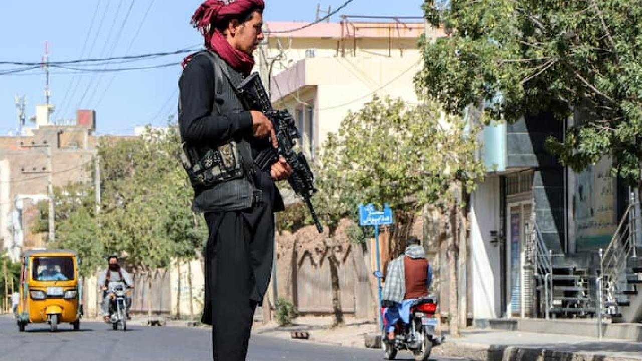 Afghanistan: తాలిబాన్ నేత, డిప్యూటీ ప్రధాని లక్ష్యంగా ఉగ్రదాడి.. 18 మంది మృతి