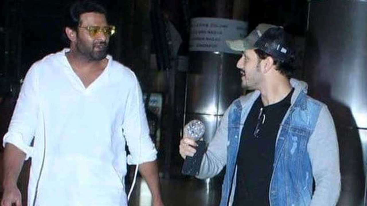 Akhil Akkineni: ప్రభాస్ తో జాగ్రత్త.. అక్కినేని వారసుడి సంచలన వ్యాఖ్యలు