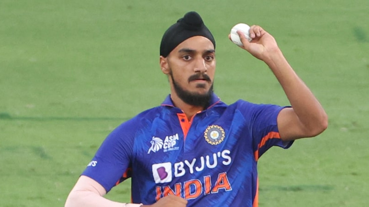 ArshDeep Singh: దేశద్రోహి అంటూ పిలిచిన అభిమాని.. అర్ష్‌దీప్ ఏం చేశాడంటే..?