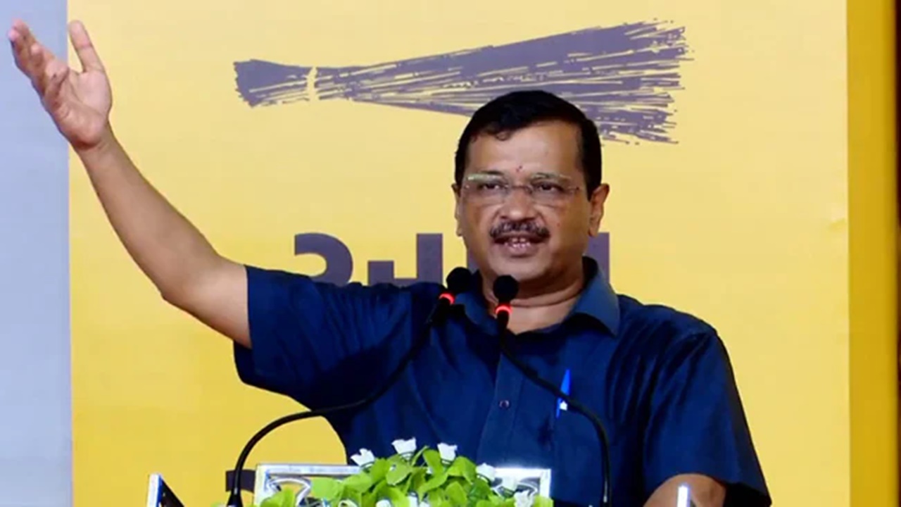 Arvind kejriwal: భగవద్గీత శ్లోకాన్ని తప్పుగా చదివిన కేజ్రీవాల్‌.. వీడియో వైరల్