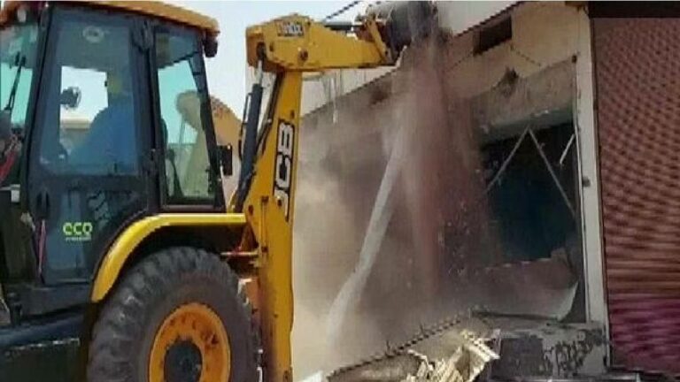 Madhya Pradesh: మైనర్ బాలికపై అత్యాచారం.. నిందితుడి ఇళ్లు కూల్చివేసిన అధికారులు