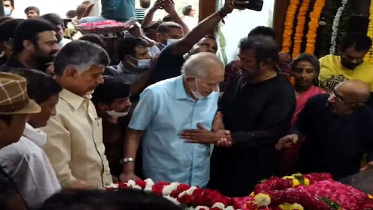 Chandrababu: కృష్ణంరాజు లేనిలోటు… ప్రభాస్ తీర్చాలి అని కోరుతున్నా..