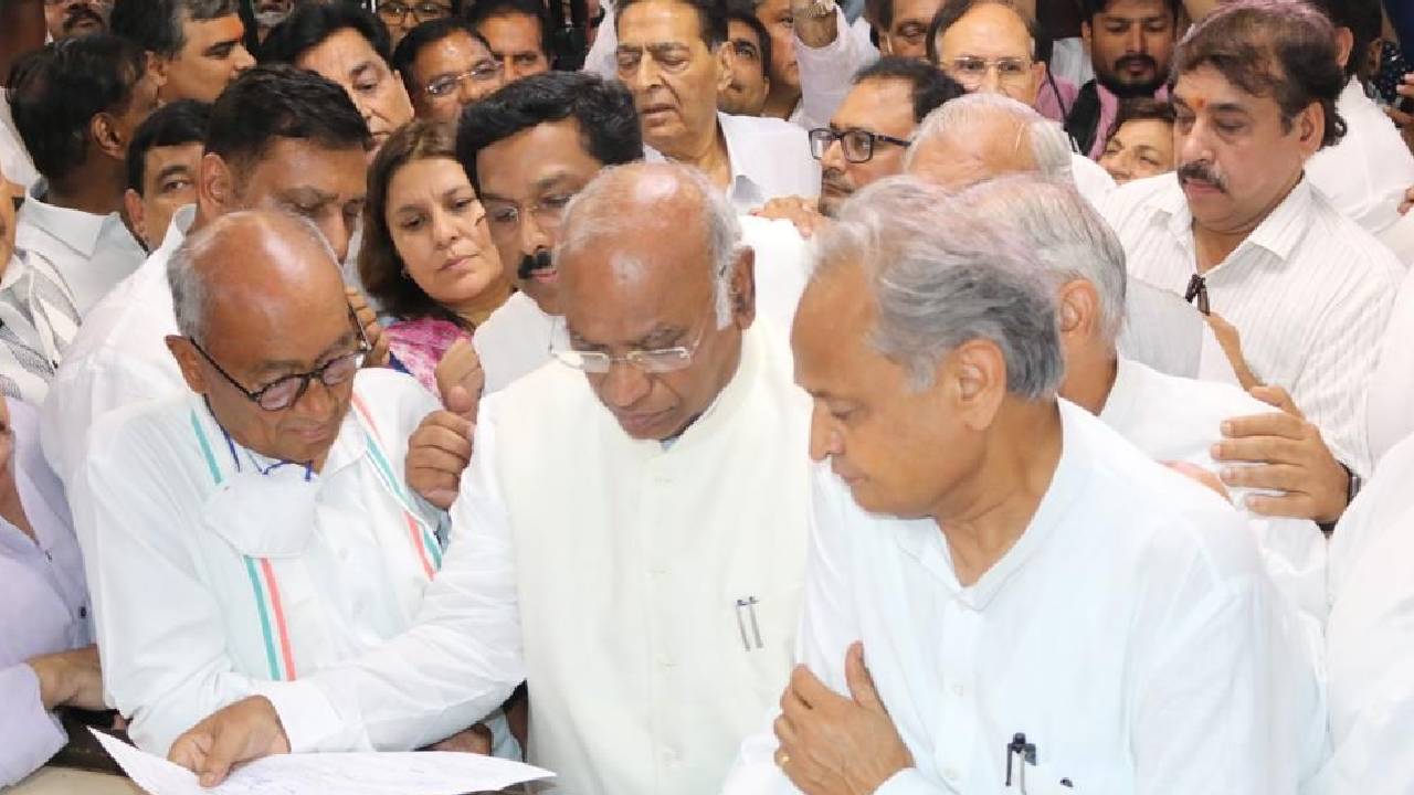 Congress President Elections: మల్లికార్జున ఖర్గే ఎన్నిక దాదాపు ఖాయమే.. దళిత ముద్ర కోసం కాంగ్రెస్ ప్లాన్.