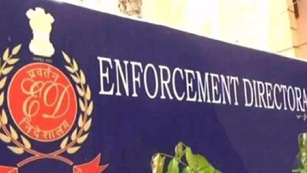 Delhi Liquor Scam: ఢిల్లీ లిక్కర్ స్కామ్.. హైదరాబాద్ కేంద్రంగా కదులుతున్న డొంక