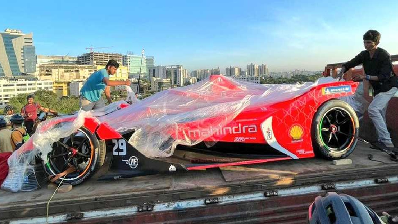 Formula E Car Racing: హైదరాబాద్ చేరుకున్న ఫార్ములా ఈ-కార్లు
