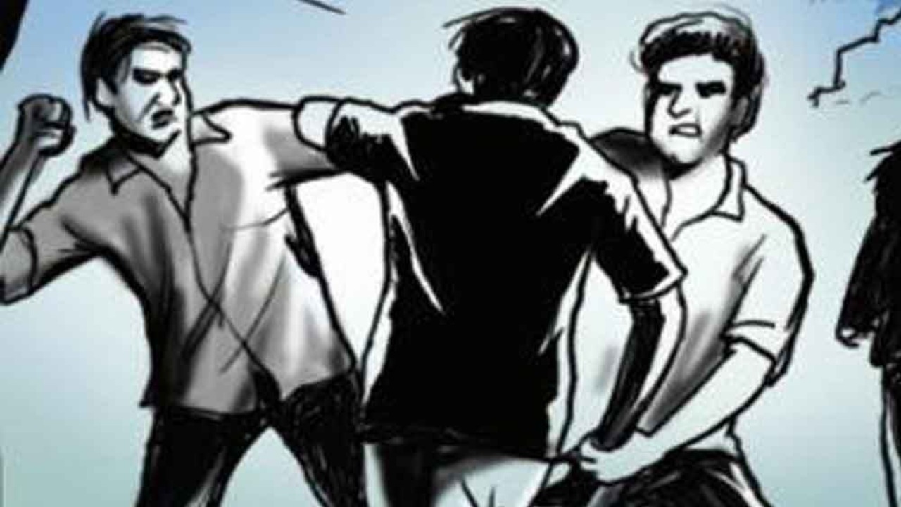 Students Gang War: మత్స్యపురిలో స్టూడెంట్స్ మధ్య గ్యాంగ్ వార్