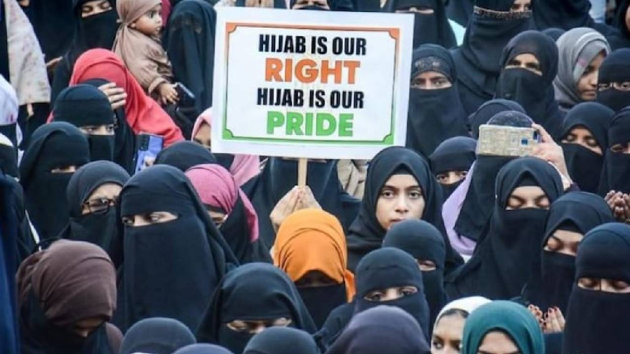 kerala Hijab Protest: కేరళను తాకిన హిజాబ్ వివాదం..ముస్లిం సంఘాల ఆందోళన