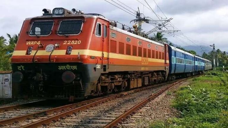 Indian Railways: రైల్వే ప్రయాణికులకు ఉచితంగా భోజనం.. షరతులు వర్తిస్తాయి