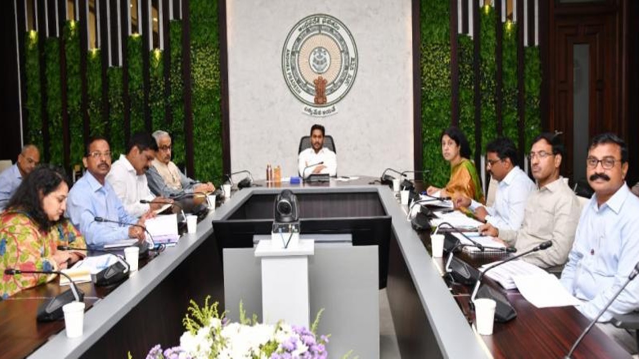 CM Jagan: కాల్వల ద్వారా చెరువులను అనుసంధానం చేయాలి