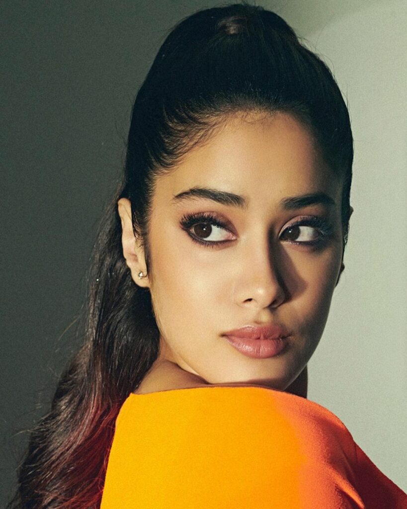 Janhvi Kapoor (12)