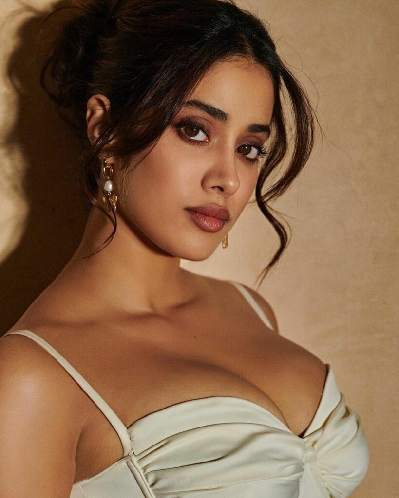 Janhvi Kapoor (7)