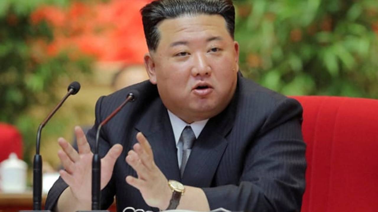 Kim Jong Un : తన ప్యాలెస్ ను తానే కూల్చుకున్న కిమ్.. ఆశ్చర్యపోతున్న అగ్రరాజ్యాలు