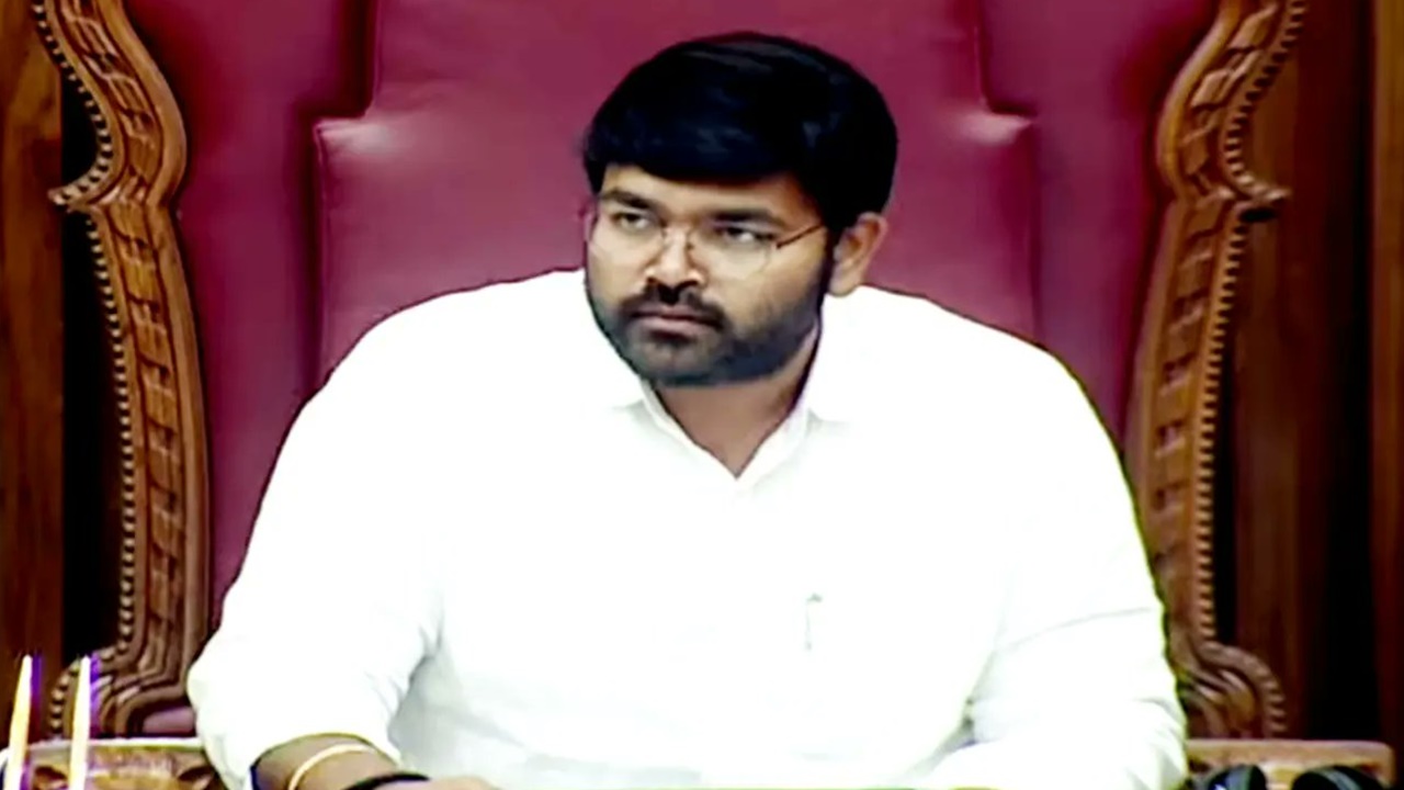 KRJ Bharath: ఏపీ శాసనమండలి ఛైర్మన్‌గా కుప్పం వైసీపీ నేత.. ఫోటో వైరల్..!!