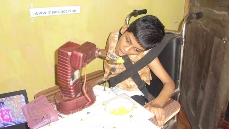 Maa Robot: దివ్యాంగులైన కుమార్తె కోసం దినసరి కూలీ సరికొత్త ఆవిష్కరణ