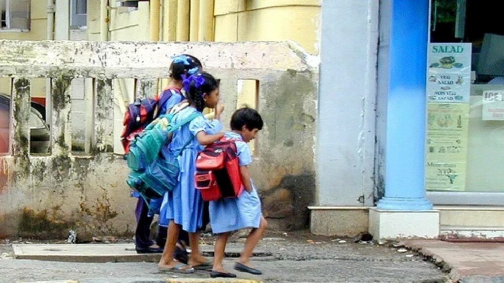 Madhya Pradesh Reduce School Bags Weight