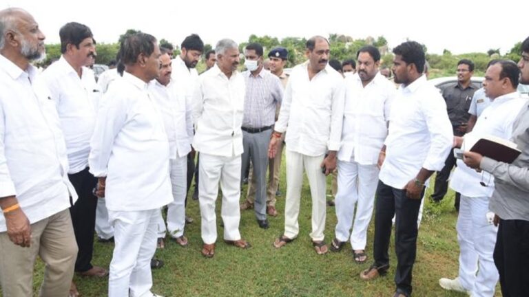 Deputy CM Narayana Swamy: అది రైతుల యాత్ర కాదు.. కోటీశ్వరుల యాత్ర