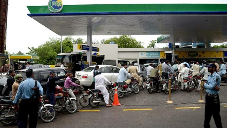 Pakistan: పాకిస్తాన్‌లో మళ్లీ పెరిగిన పెట్రోల్ రేట్లు.. లీటర్ పెట్రోల్ ఎంతంటే..?