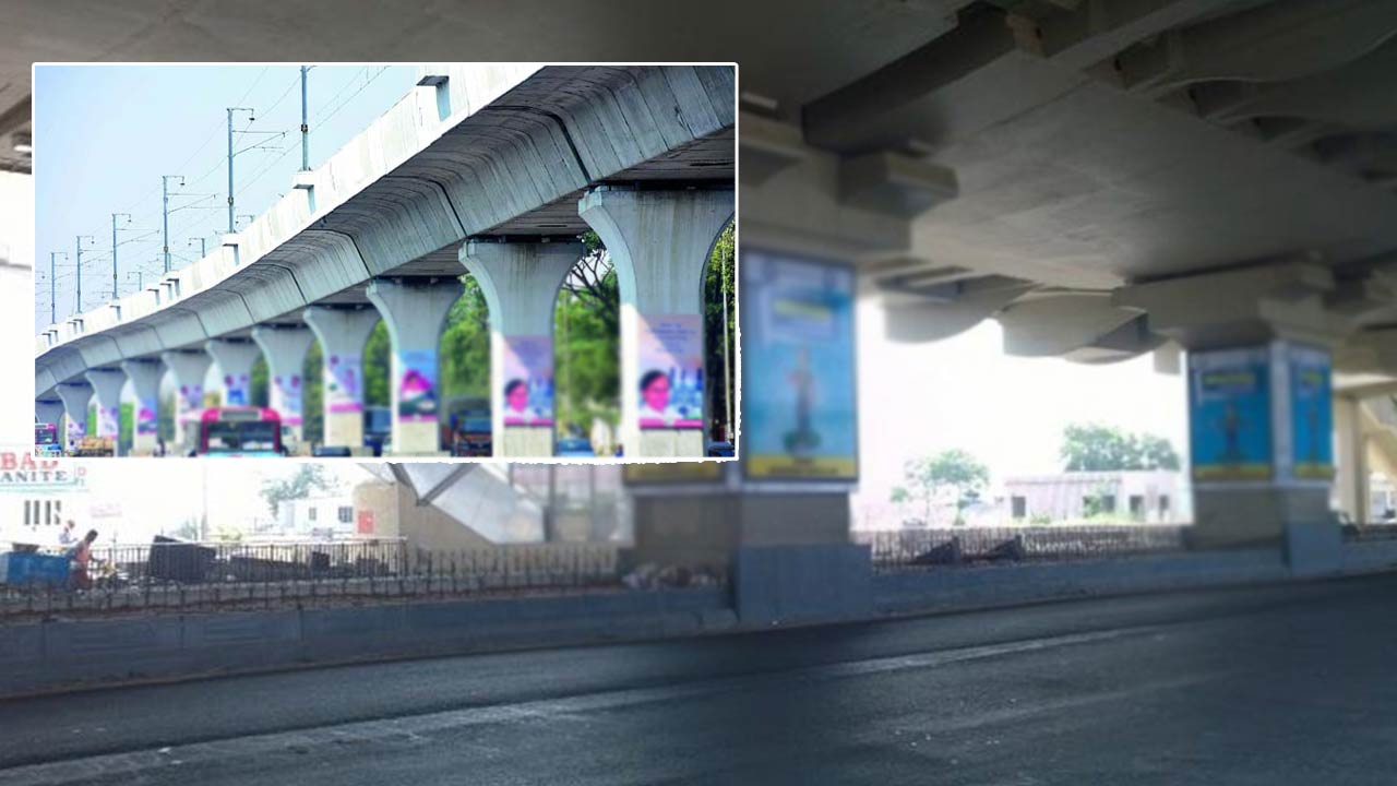 Hyderabad Metro Rail: మెట్రో రైల్‌ పిల్లర్‌పై పోస్టర్‌ వేస్తే రంగు పడుద్ది.. ఫైను, జైలు..!