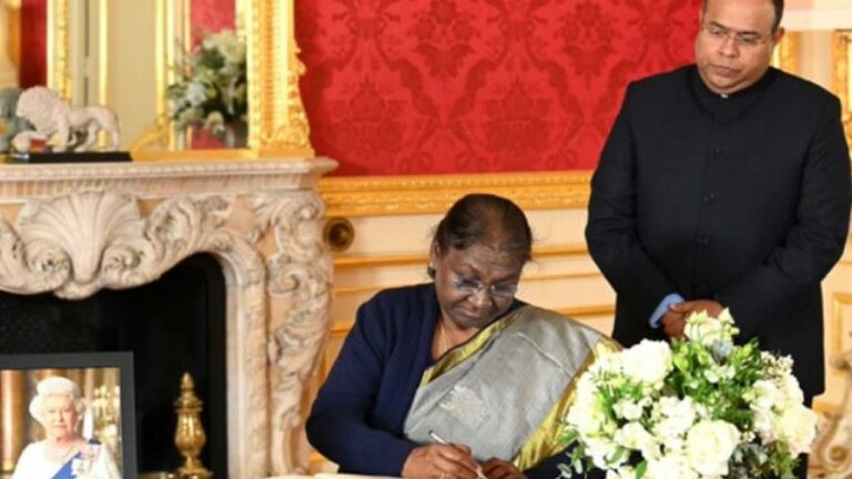 President Droupadi Murmu: క్వీన్ ఎలిజబెత్-2కు నివాళులు అర్పించిన రాష్ట్రపతి ద్రౌపది ముర్ము