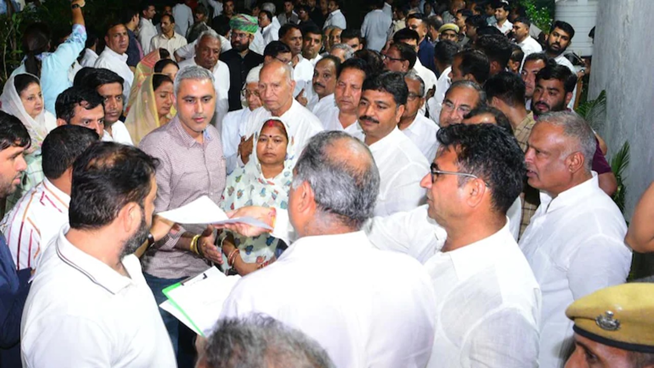 Rajastan Congress Crisis: రాజస్థాన్‌ కాంగ్రెస్‌లో సంక్షోభం.. 92 మంది  ఎమ్మెల్యేల రాజీనామా!