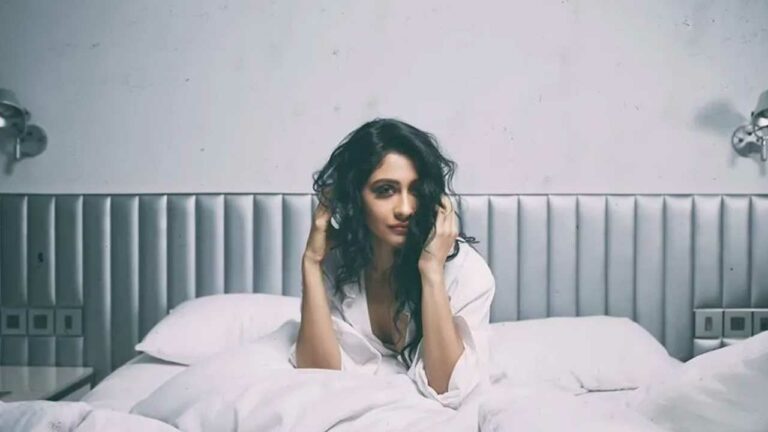 Regina Cassandra: అబ్బాయిలు 2 మినిట్స్ మ్యాగీ.. అమ్మాయితో లిప్ కిస్
