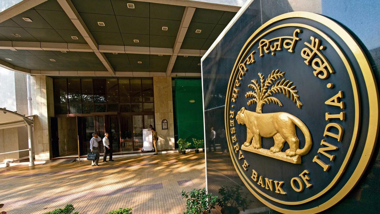 Reserve Bank Of India: సామాన్యుడిపై మరో భారం.. మరోసారి రెపోరేట్లను పెంచనున్న ఆర్‌బీఐ