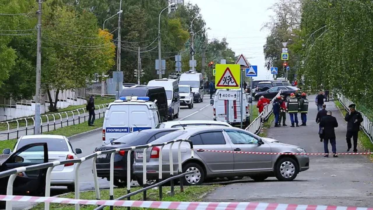 Russia School Shooting: రష్యా స్కూల్ కాల్పుల్లో 13 మంది మృతి..