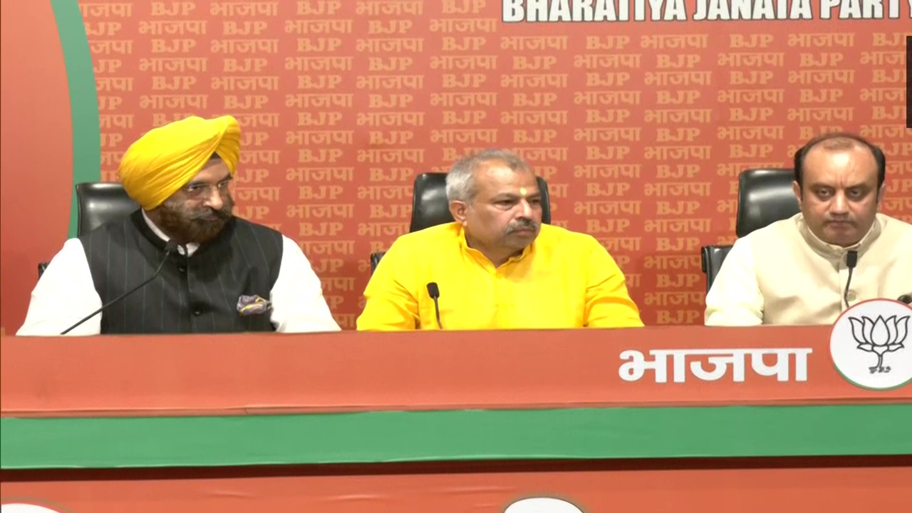 Delhi Excise Policy: ఢిల్లీ లిక్కర్ స్కాం ఆరోపణలపై స్టింగ్ ఆపరేషన్ వీడియోని విడుదల చేసిన బీజేపీ