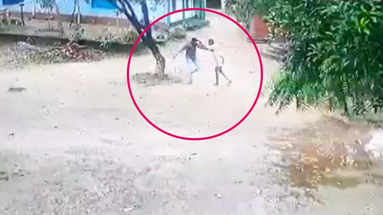 Student Shoots Teacher: తిట్టాడన్న కోపంతో ఉపాధ్యాయుడిపై పదో తరగతి విద్యార్థి కాల్పులు