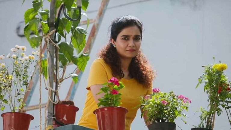 Month Of Madhu: భర్తతో విడాకుల కోసం రోడ్డెక్కిన కలర్స్ స్వాతి