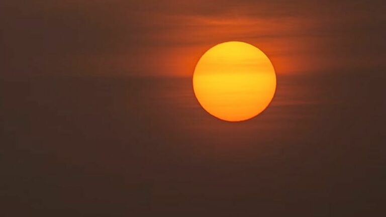 Sun Colour: సూర్యుడు ఏ రంగులో ఉంటాడో తెలుసా..? పసుపు రంగు మాత్రం కాదు.