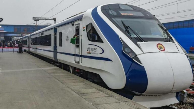 Vande Bharat Trains: సరికొత్త ఫీచర్లలో వందే భారత్ ట్రైన్స్..