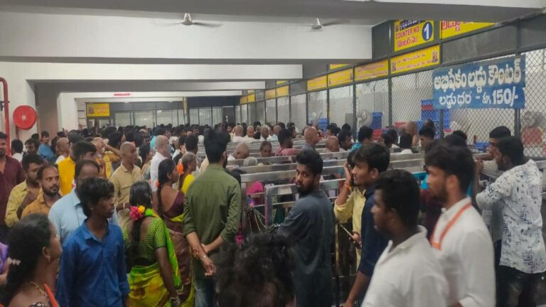 Yadadri Temple: సండే ఎఫెక్ట్ … యాదాద్రికి పోటెత్తిన భక్తులు