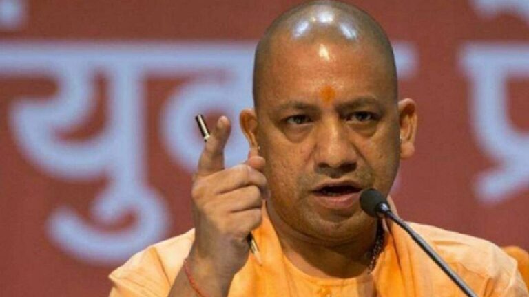 Yogi Adityanath: 15 మంది అధికారులను సస్పెండ్ చేసిన సీఎం యోగి ఆదిత్యనాథ్