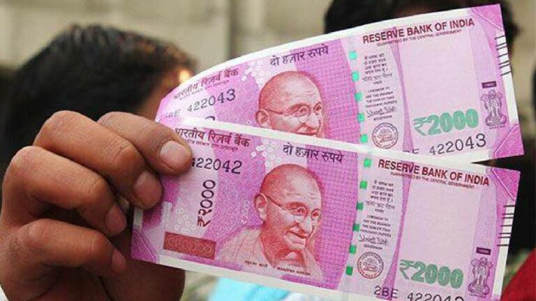 political heat on currency notes : తెగని నోట్ల పంచాయితీ.. ఆప్, బీజేపీ మధ్యలో కాంగ్రెస్
